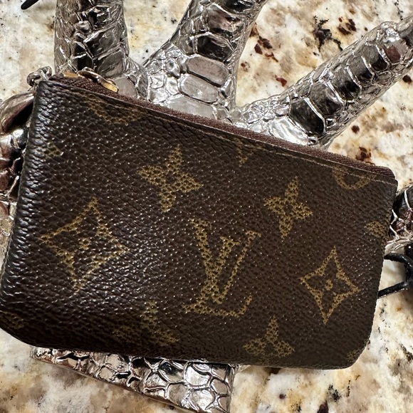 SOLD❤️Louis Vuitton Vintage Key pouch chain card holder - Picture 5 of 11